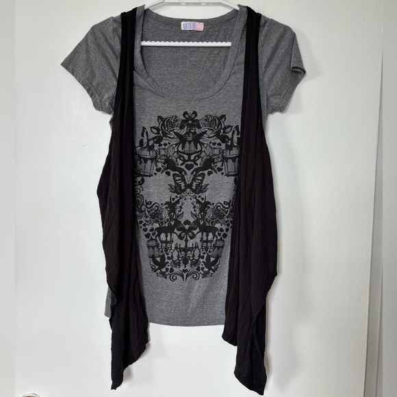 Ardene Tops - 🎉4/30$🎉 Ardene Graphic Top - Size Small